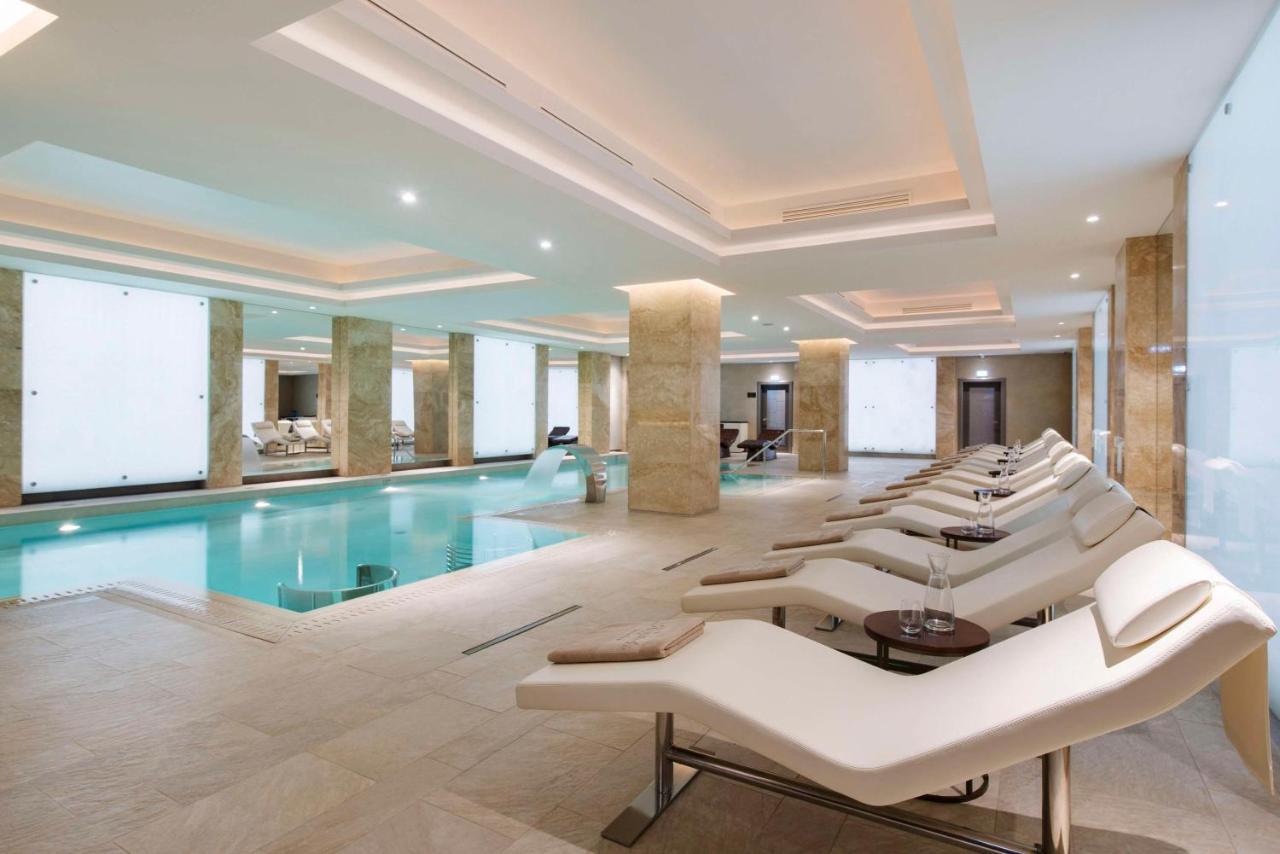Grand Hotel Kempinski Riga Kültér fotó The spa at The Dorchester