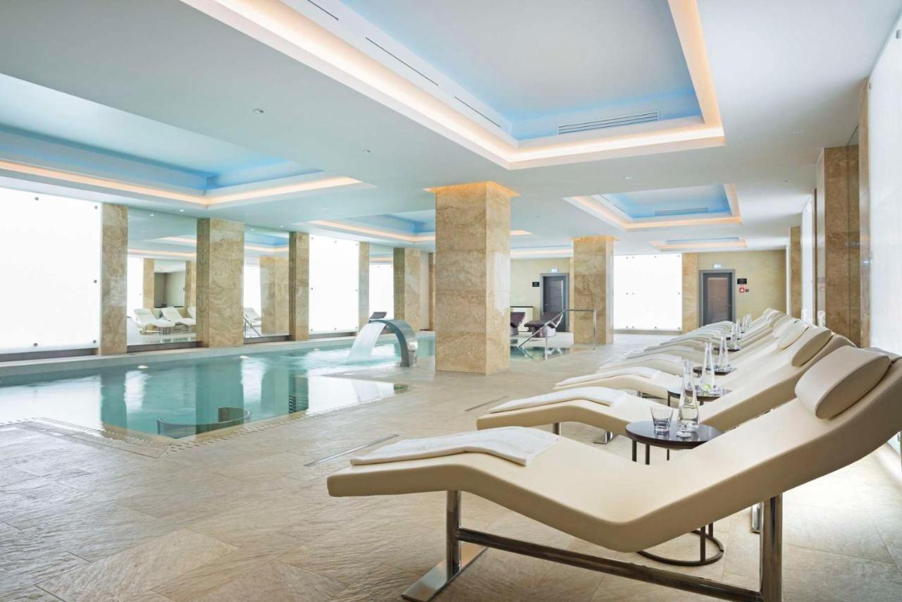 Grand Hotel Kempinski Riga Kültér fotó The spa at The Dorchester