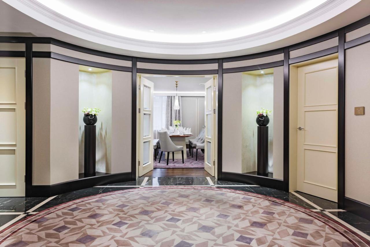 Grand Hotel Kempinski Riga Kültér fotó Interior of the hotel