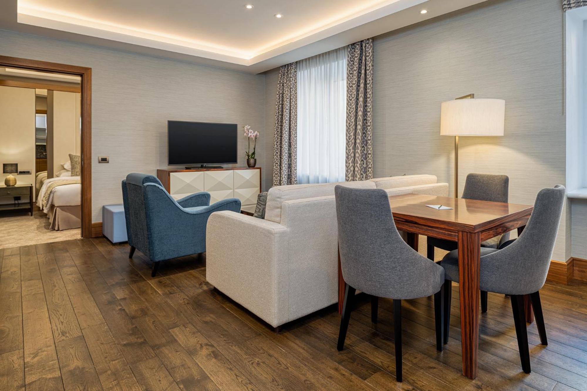 Grand Hotel Kempinski Riga Kültér fotó Suite at the Hotel