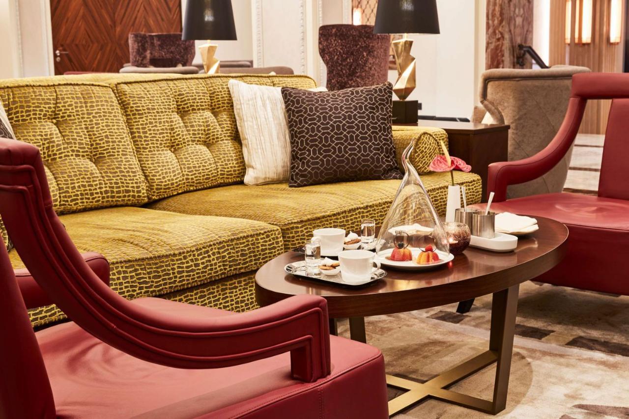 Grand Hotel Kempinski Riga Kültér fotó The interior of the hotel