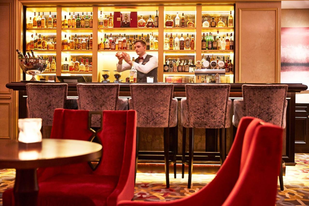 Grand Hotel Kempinski Riga Kültér fotó The bar at the Concourse